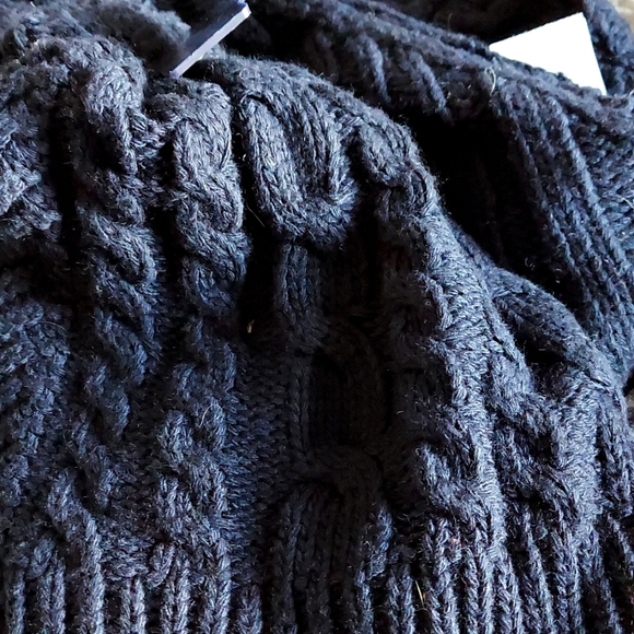 Polo Set of Snood and Classic Pom Pom Hat - Picture 8 of 11